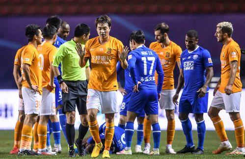 足坛最新爆料新闻视频,揭秘球星转会内幕与赛场风云  第2张 足坛最新爆料新闻视频,揭秘球星转会内幕与赛场风云  第2张