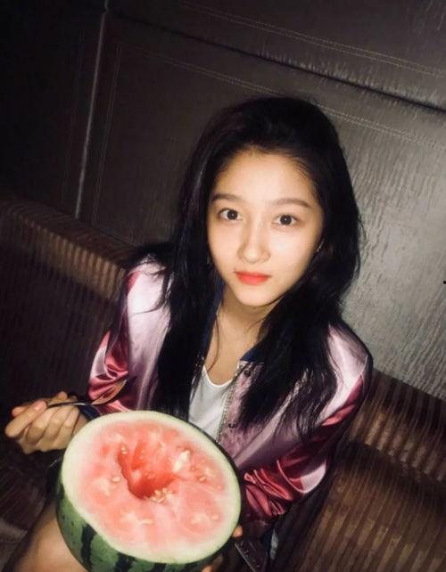 深夜娱乐吃瓜,揭秘娱乐圈最新吃瓜大事件  第2张 深夜娱乐吃瓜,揭秘娱乐圈最新吃瓜大事件  第2张